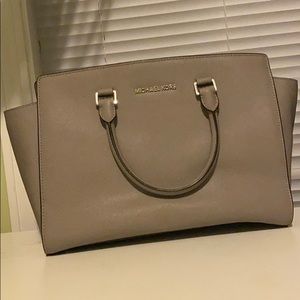 Michael kors cross body bag